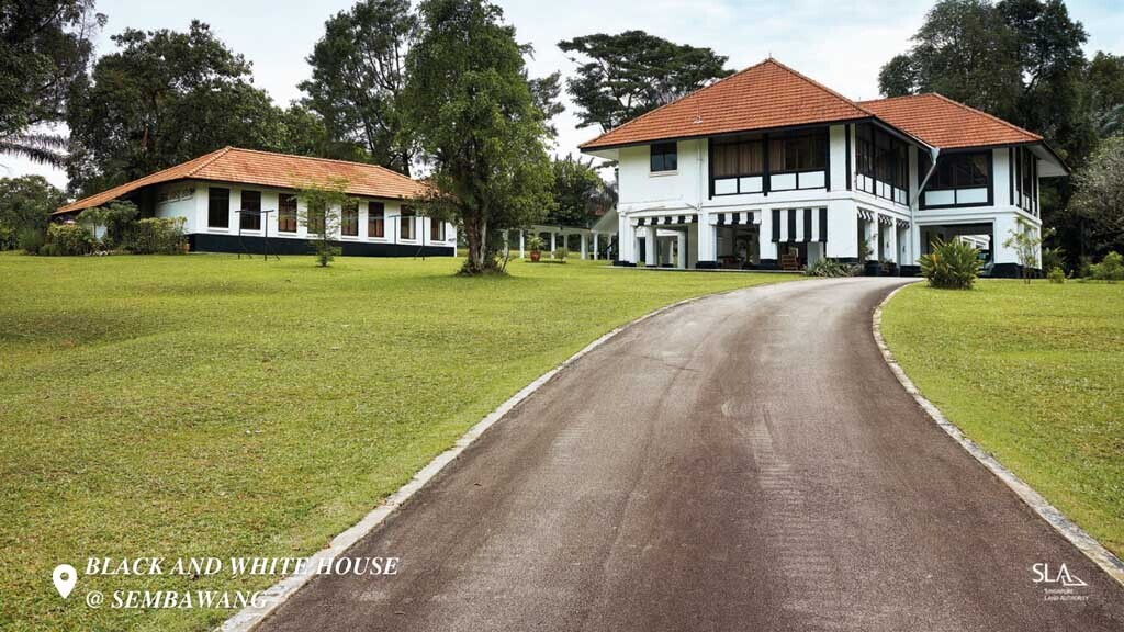 A Black and White House at Sembawang_TN.jpg